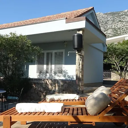 35 Meters From Sea Apartment Keser And House Karlobag Exterior photo