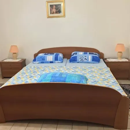 35 Meters From Sea Apartment Keser And House Karlobag Exterior photo