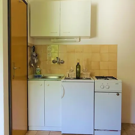 35 Meters From Sea Apartment Keser And House Karlobag Exterior photo