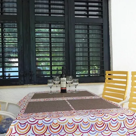 35 Meters From Sea Apartment Keser And House Karlobag Exterior photo