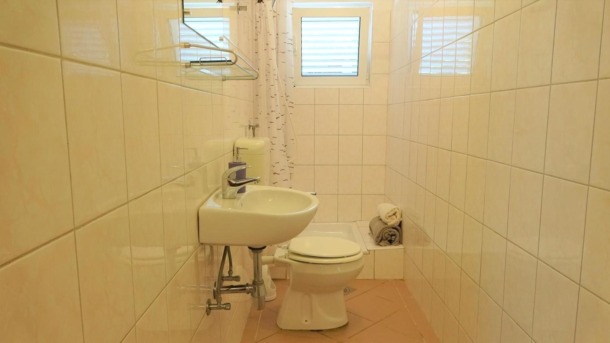 35 Meters From Sea Keser And House * Karlobag