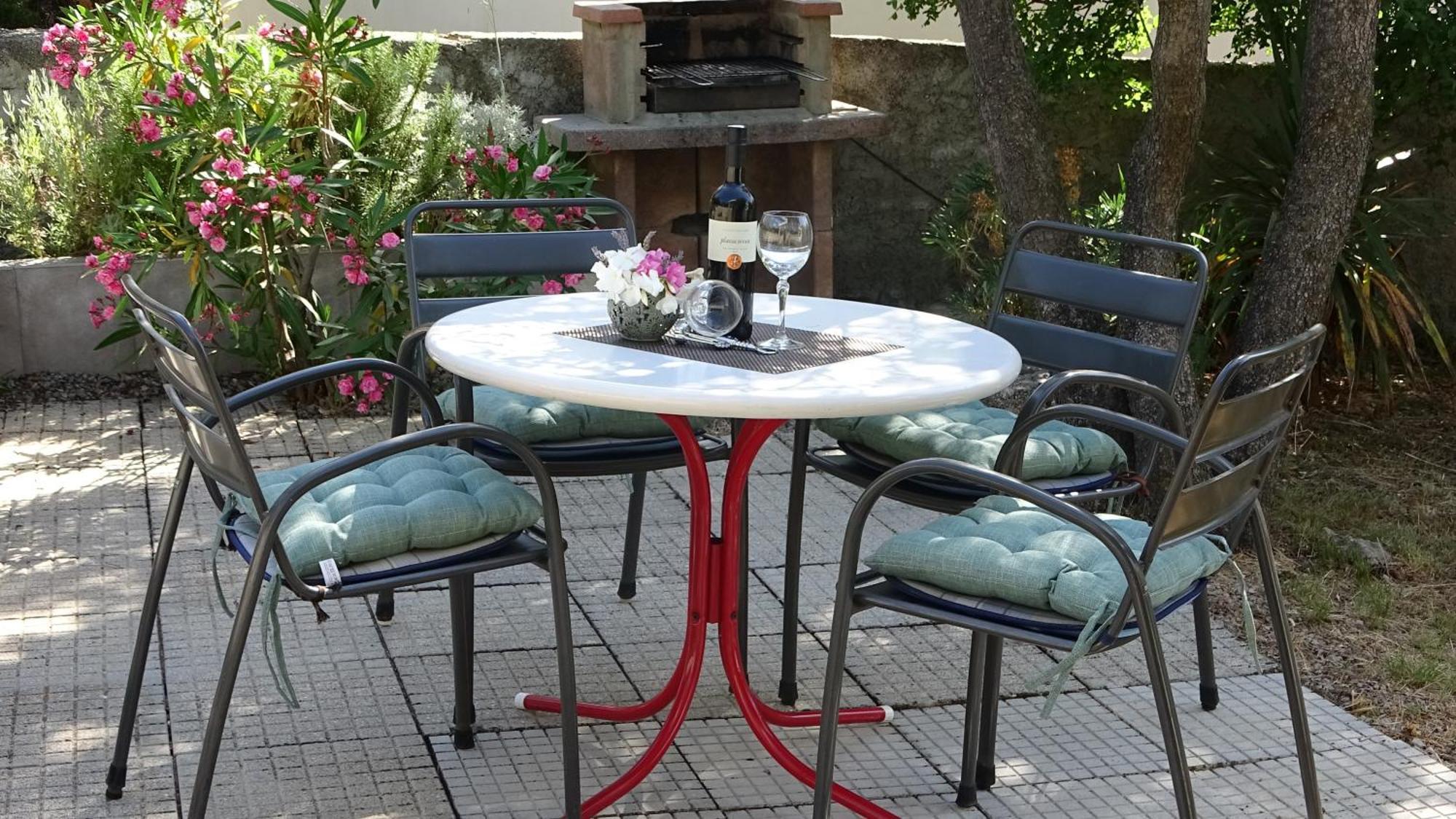 35 Meters From Sea Keser And House Apartment Karlobag