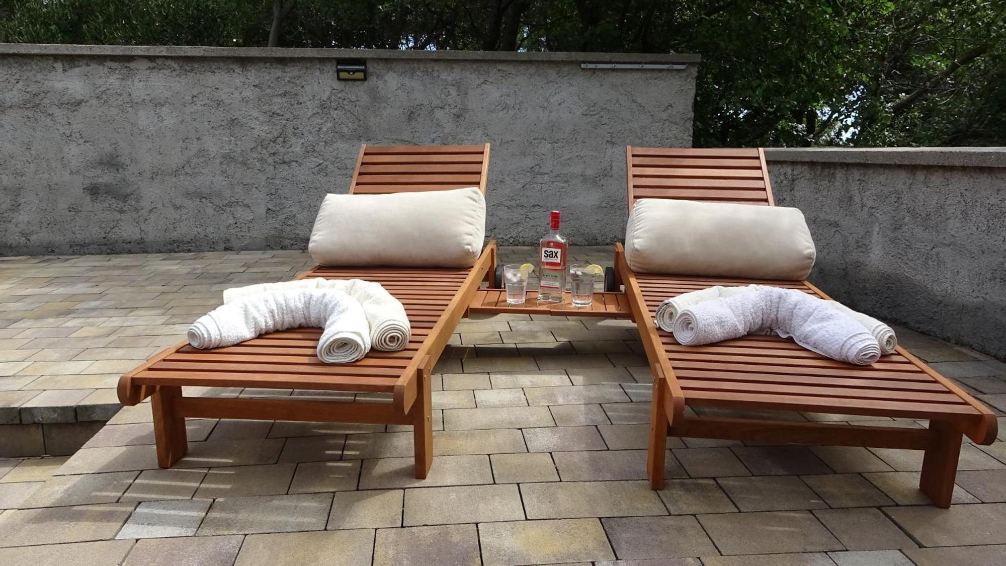 35 Meters From Sea Keser And House Karlobag